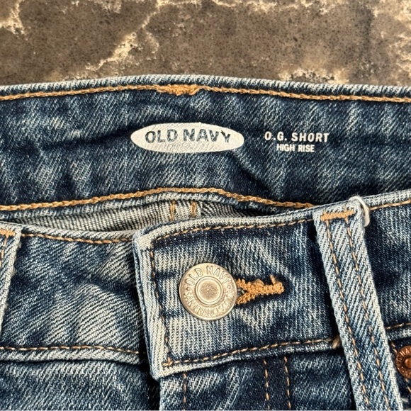 Old Navy High Rise Shorts - Picture 3 of 6